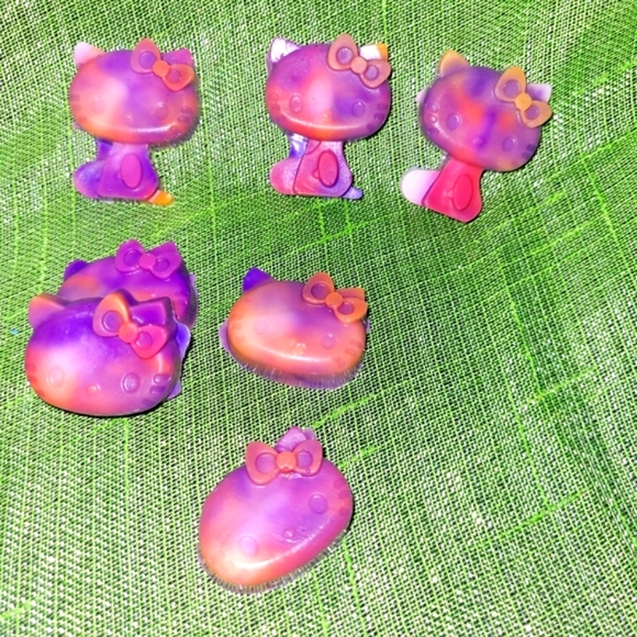 🎀Free With A Bundle Of 2 or More Item's🎀Handcrafted 🫧 Hello Kitty Soap 🫧 - Picture 1 of 14
